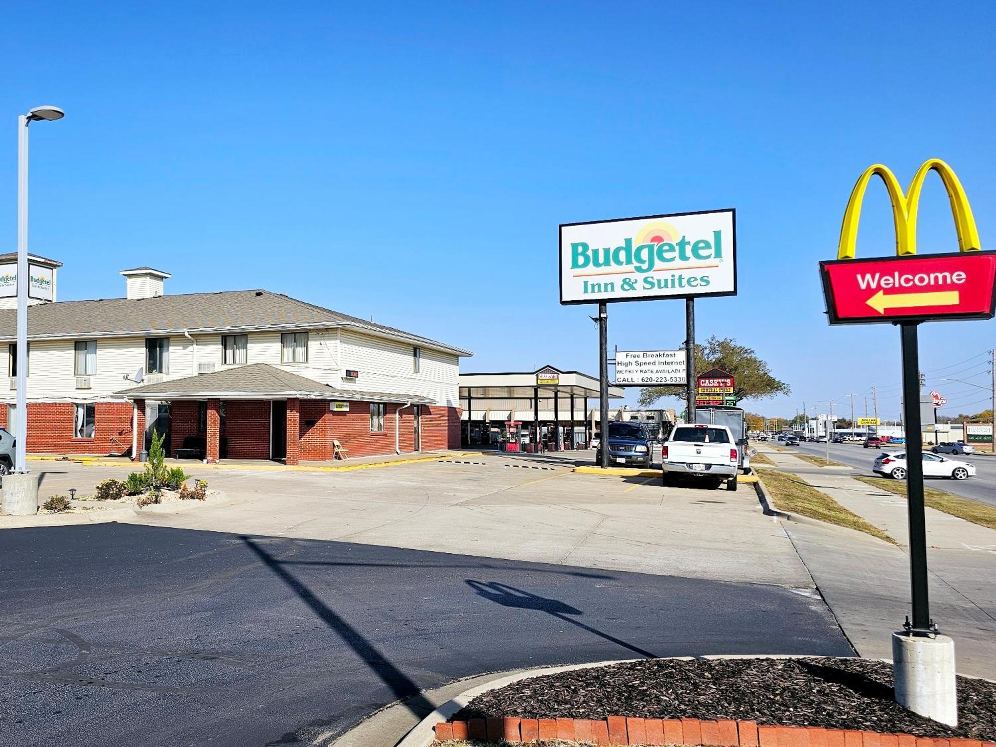 Budgetel Inn & Suites Fort Scott Exterior foto